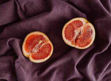 sliced red citrus fruit